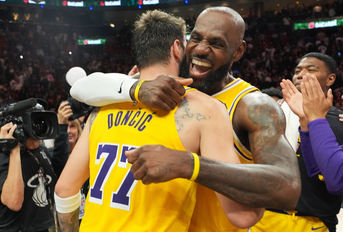 41岁詹姆斯高效表现引领湖人重返争冠行列