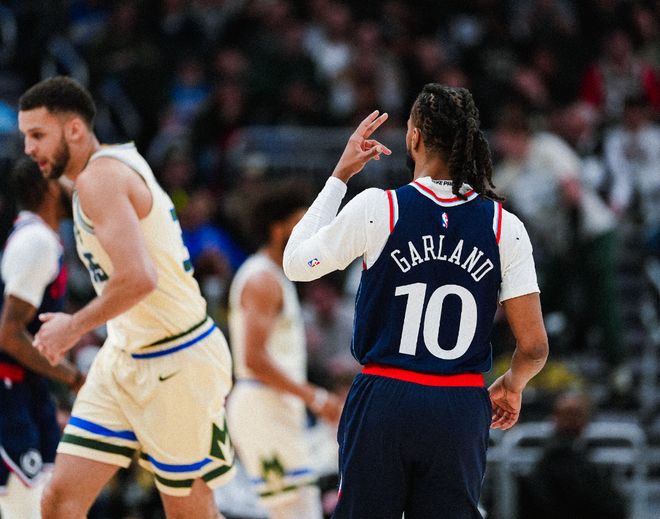 快船客场大胜雄鹿豪取五连胜 莱昂纳德砍20+率队