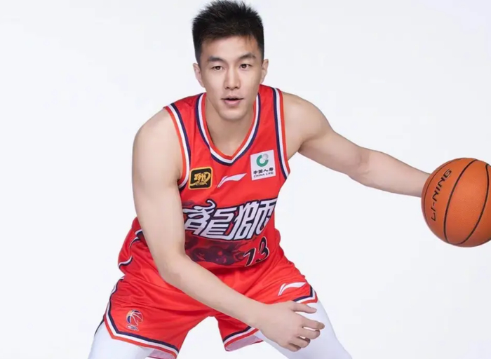 郭艾伦手术视频曝光：职业生涯末期伤病成阻碍