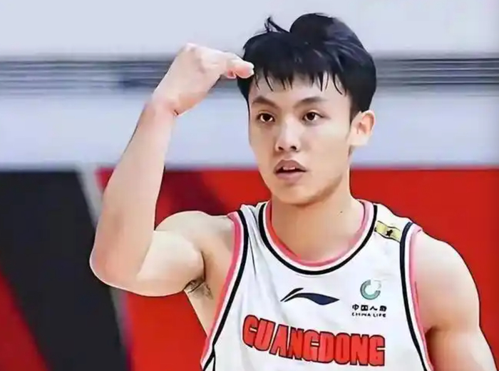 布朗21次出手仅命中7球 广厦主场不敌广东