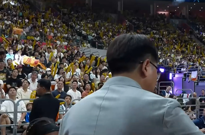 广东队多次遭大逆转 杜锋引球迷质疑