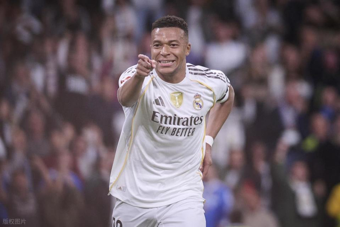 皇马阵容死循环：巨星兼容难题与球员留队执念