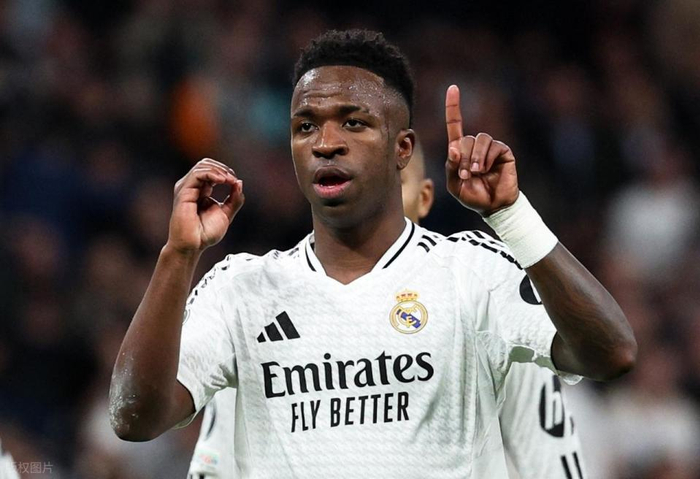 皇马阵容死循环：巨星兼容难题与球员留队执念