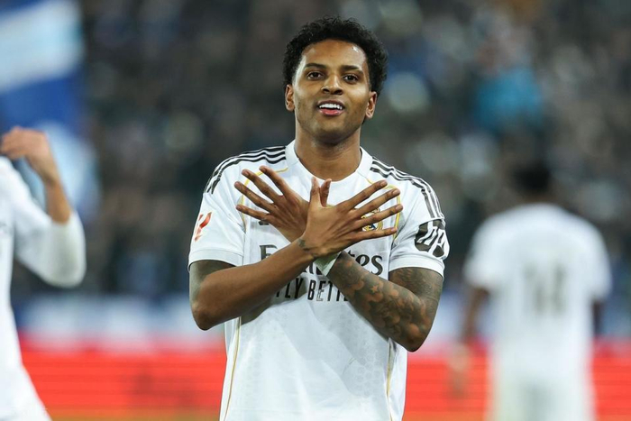 皇马阵容死循环：巨星兼容难题与球员留队执念